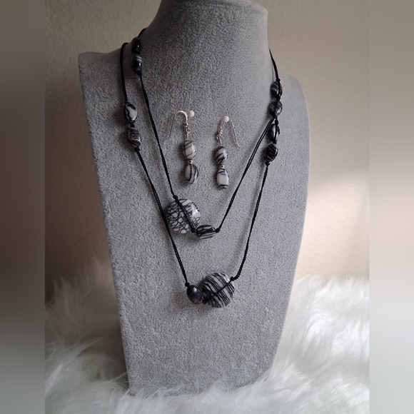Jewelry - Necklace And Earrings Set Black Grey And Silver Colors